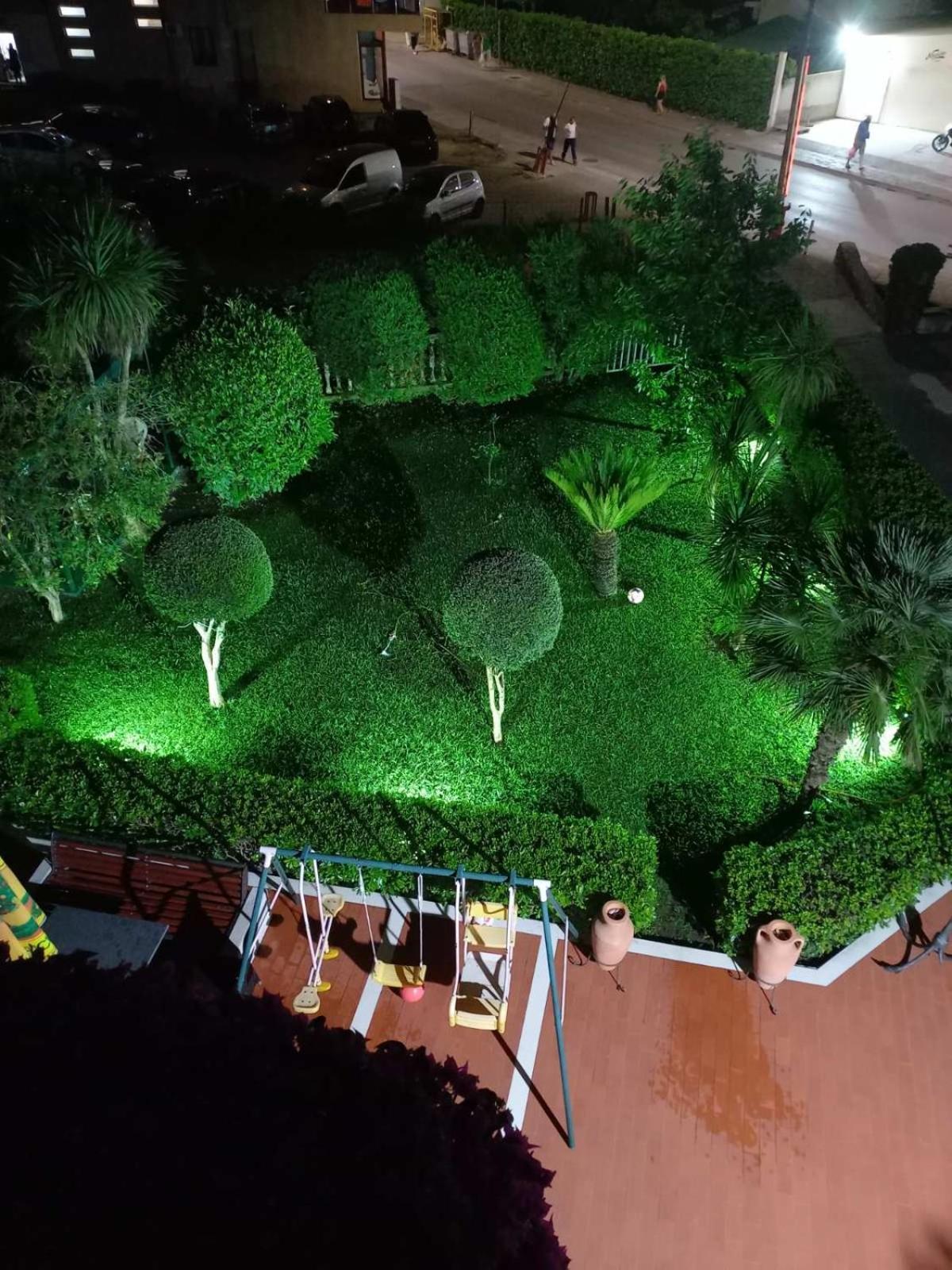 Отель Vila L Будва Экстерьер фото